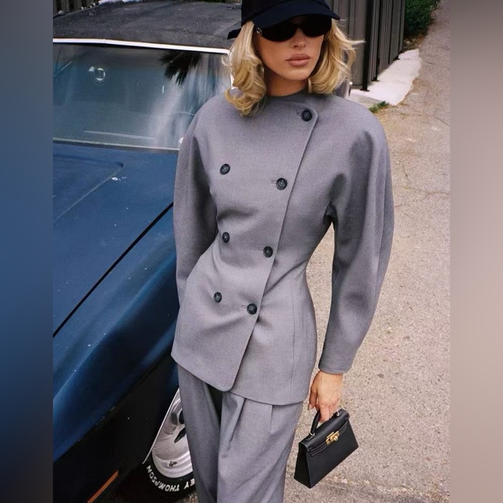 Helsa The Curvilinear Blazer in Charcoal 
Gray Double-Breasted Suit - Picture 3 of 11